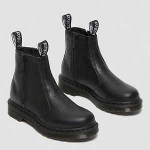 Dr. Marten’s 2976 Chelsea Boots